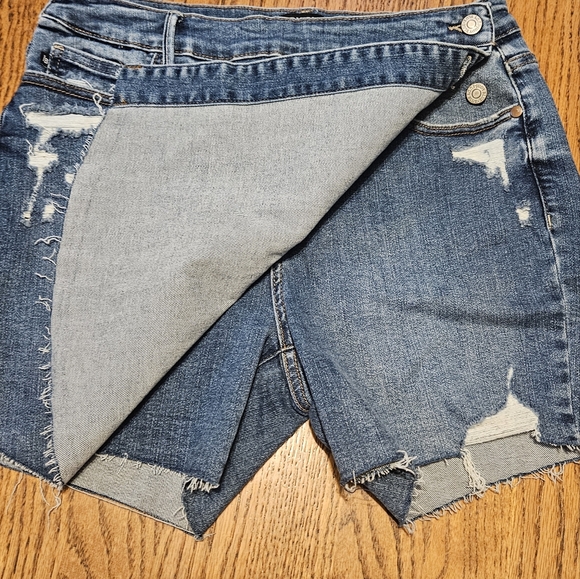 Judy Blue Denim Skort Size Large. With Stretch. - Picture 2 of 8